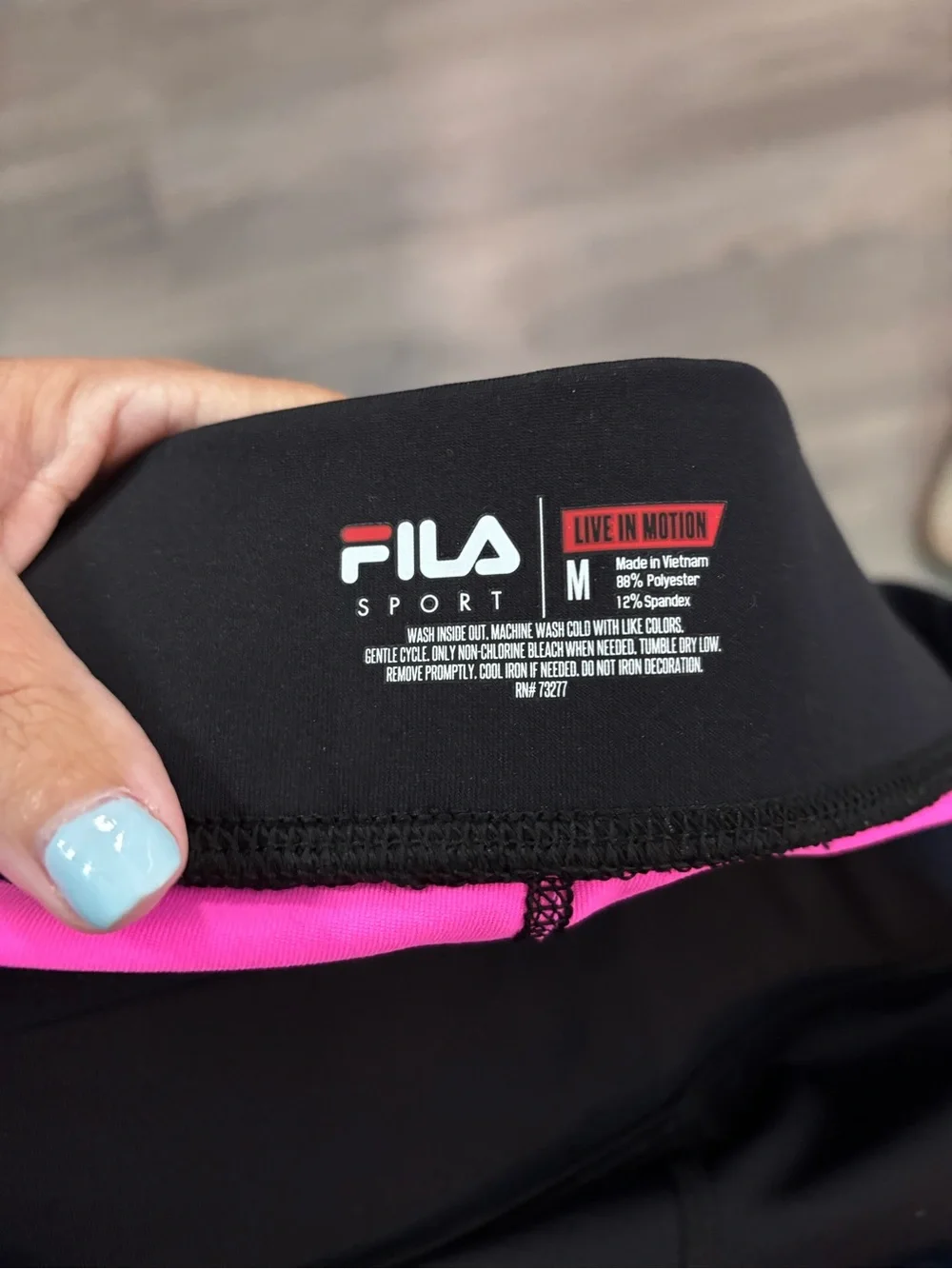Fila Black Hot Pink Mid Rise Cropped Leggings Medium